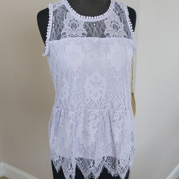 PRICE DROP Lace top - Picture 1 of 4